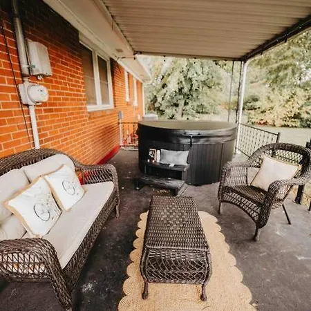 Hot Tub, Pool Table, Sleeps 10 Villa Lexington Exterior photo