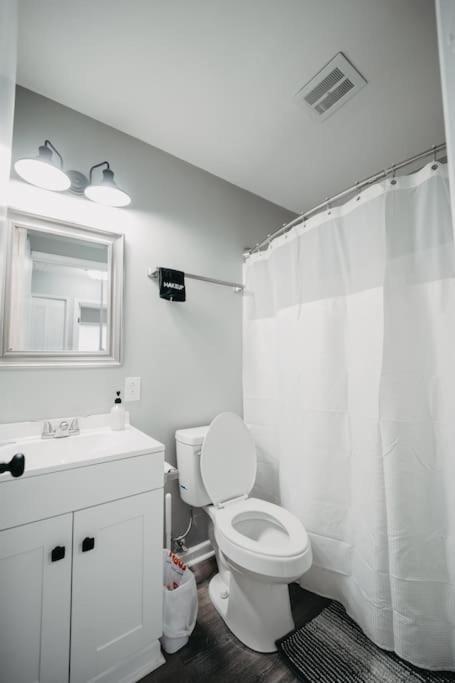 Hot Tub, Pool Table, Sleeps 10 *