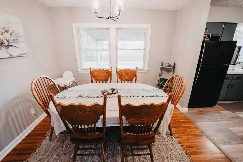 Hot Tub, Pool Table, Sleeps 10 Casa vacanze *